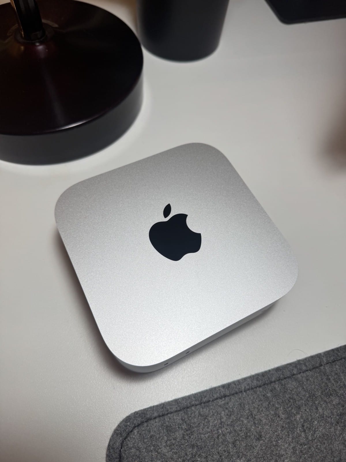 Mac mini M4 (32GB) first-party benchmark: Qwen3 4B and 8B on llama.cpp, measured on our own machine